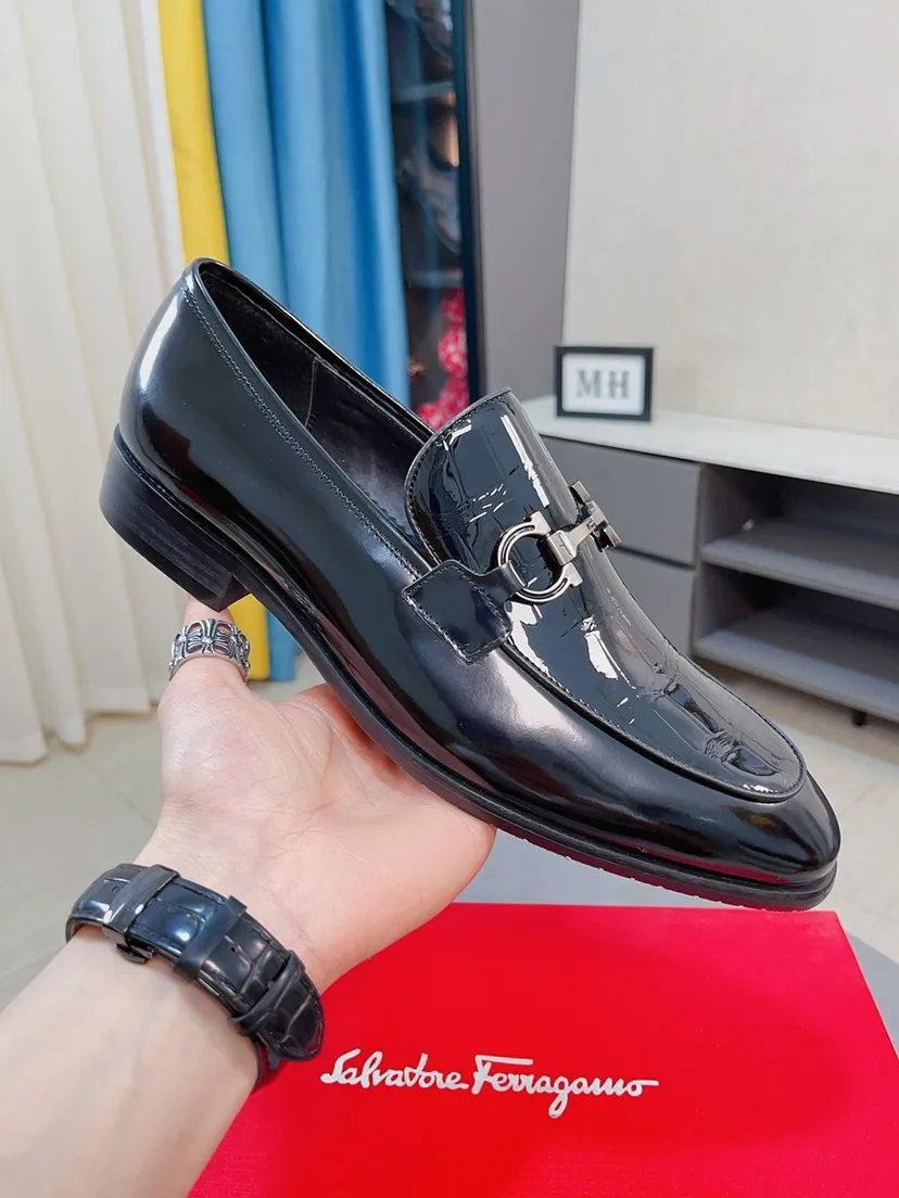 Men's shoes💰500🌸🌸[Ferragamo] Ferragamo's top men's business leather shoes💯Original copy of the official website, the upper is made of imported official website 1:1 material🍁Italian embossed cowhide🇮🇹Imported water-dyed leather lining. It’s definitely not made with ordinary craftsmanship, it’s the model used by celebrities! The factory’s craftsmanship is designed to create the most perfect shoes for trendy men! Code number 38-44 (45 can be customized)